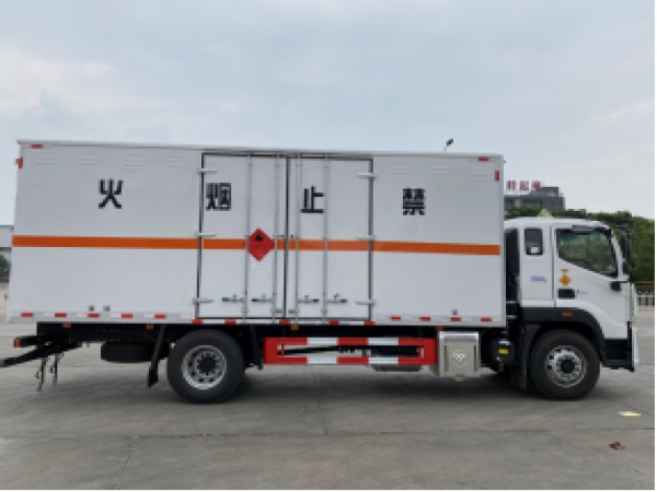 歐航CSC5180XRQB6易燃?xì)怏w廂式運(yùn)輸車(chē)